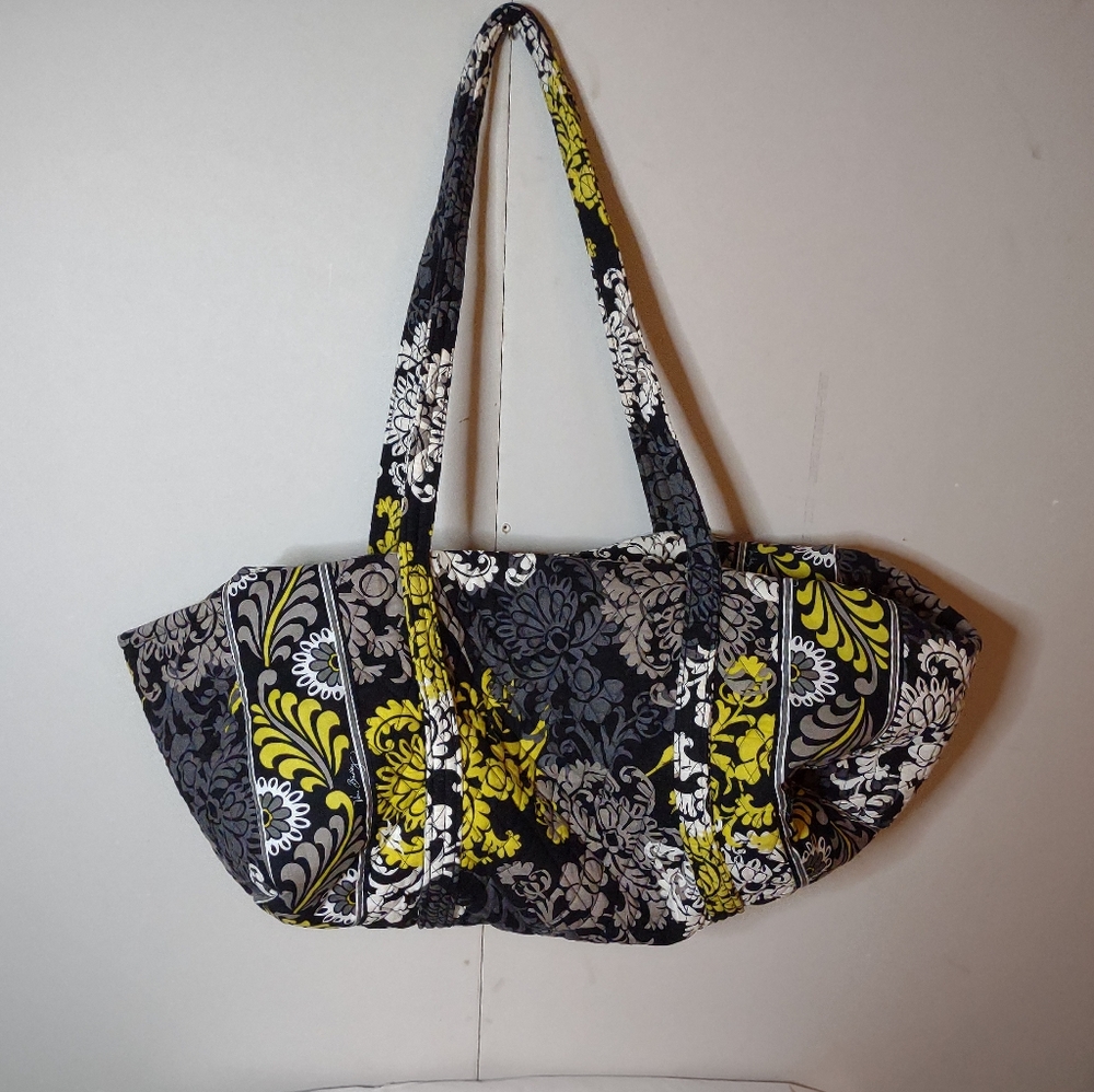 Vera Bradley duffle in Baroque Large